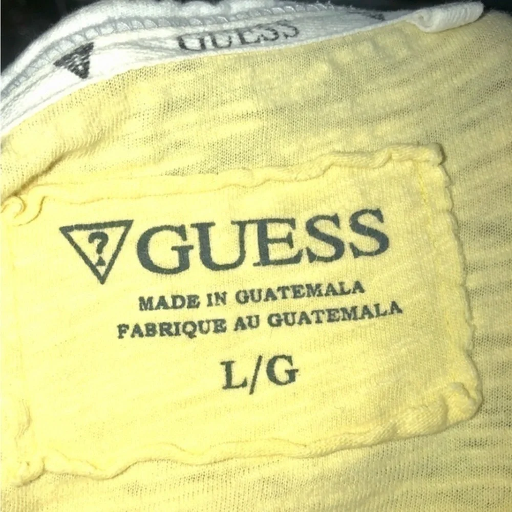 ♈️Guess Yellow Slub Knit V-Neck Textured Short Sleeve Tee - Picture 3 of 11